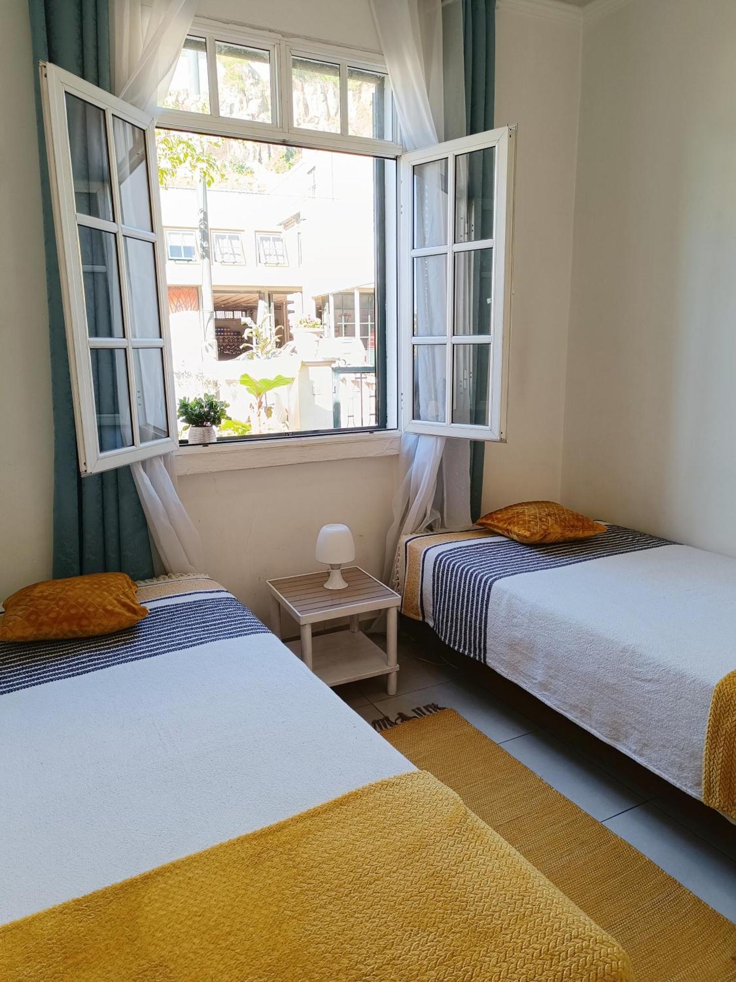 Home & Flower - Private Bedrooms Funchal Szoba fotó