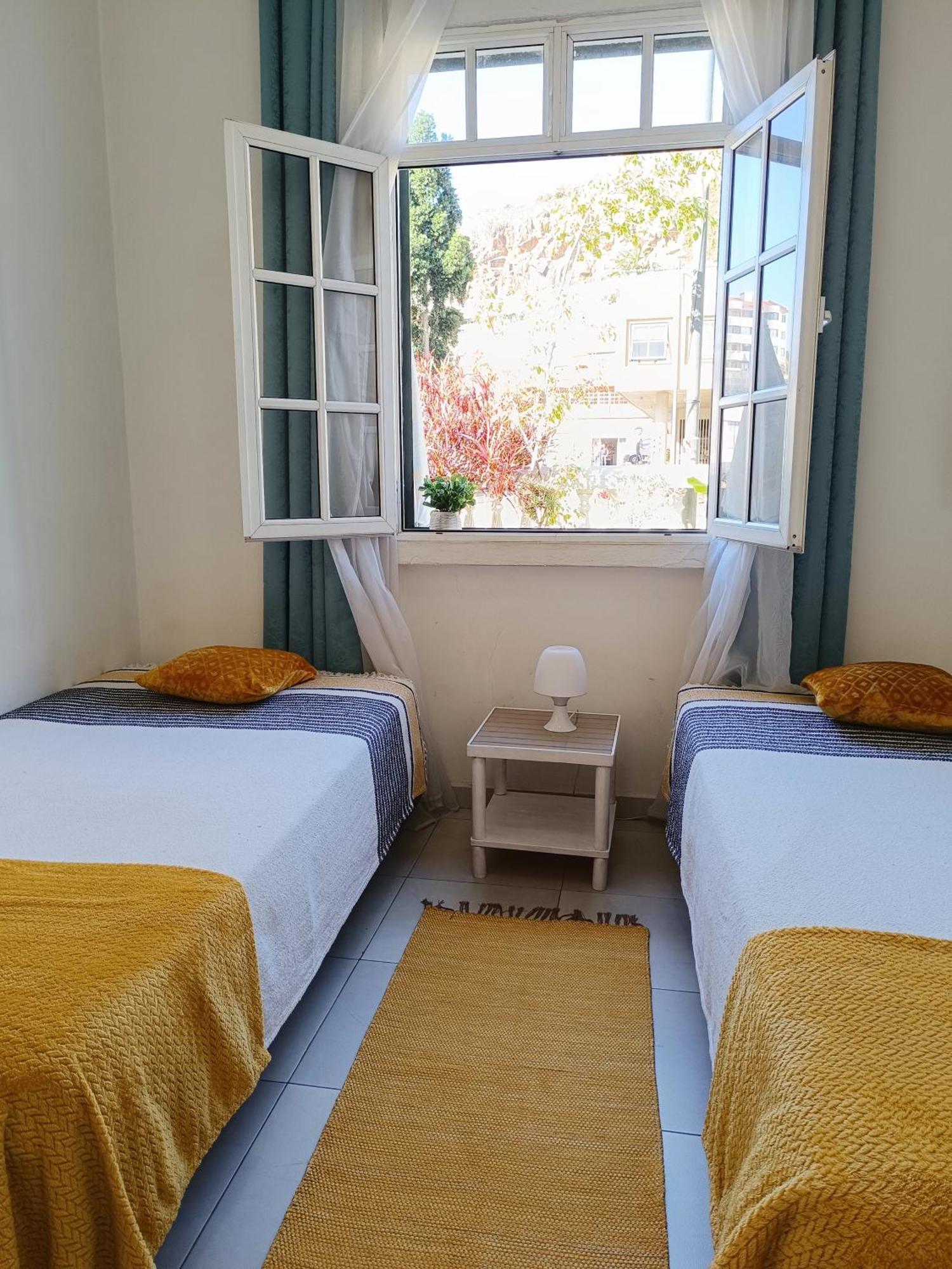 Home & Flower - Private Bedrooms Funchal Szoba fotó